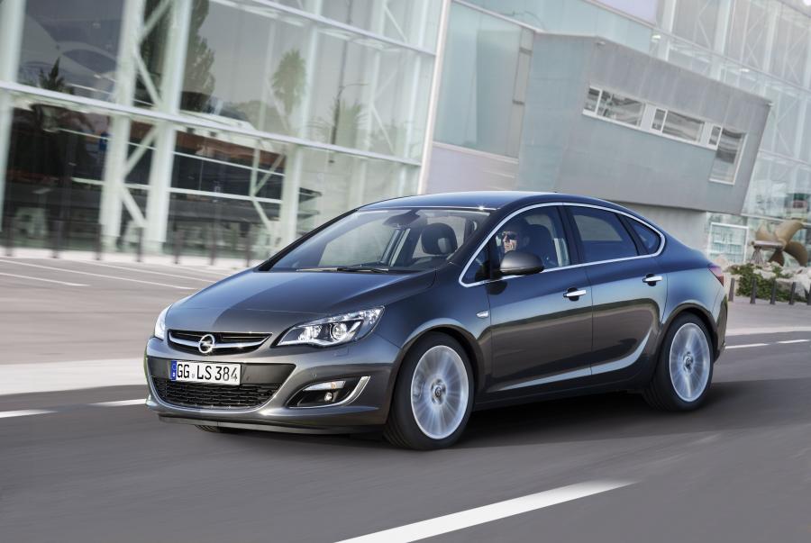  Opel Astra Sedan 2013 года  (фото 25 из 30)
